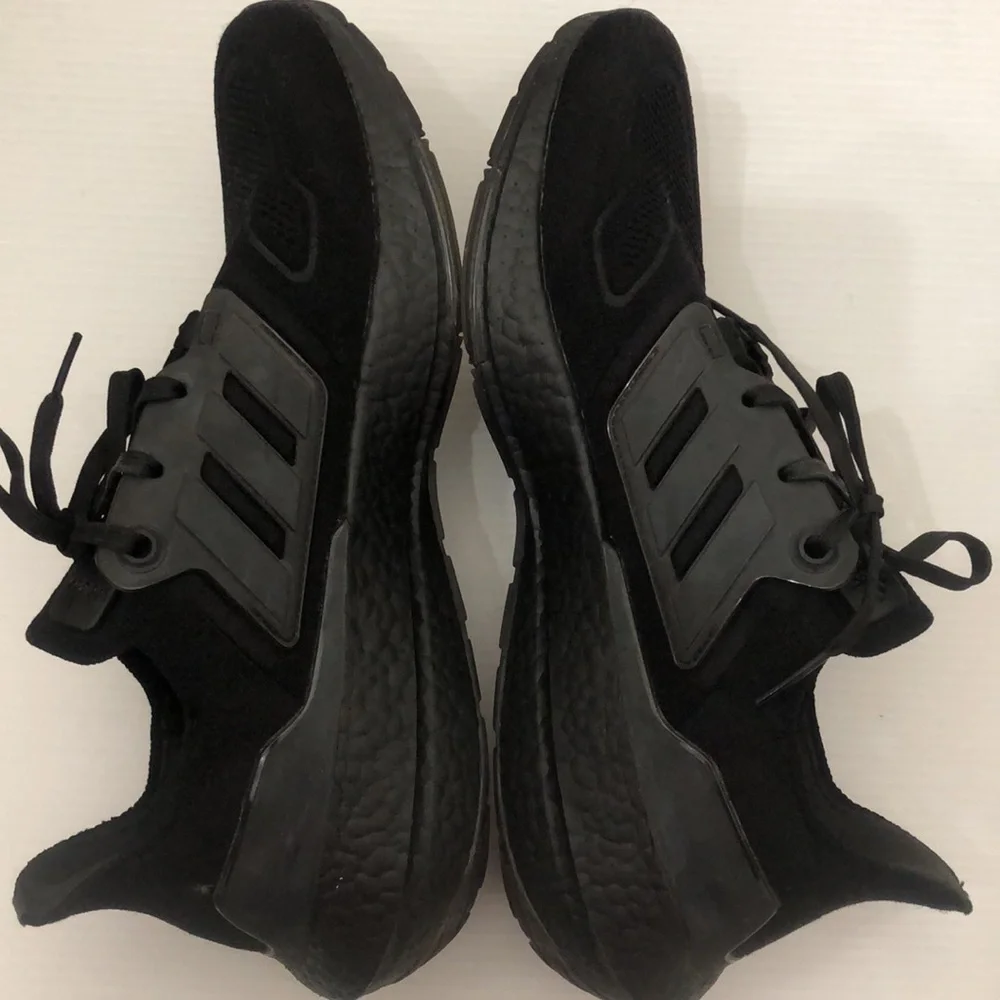 ADIDAS UTRABOOST RUNNING SNEAKERS MENS SIZE 10.5